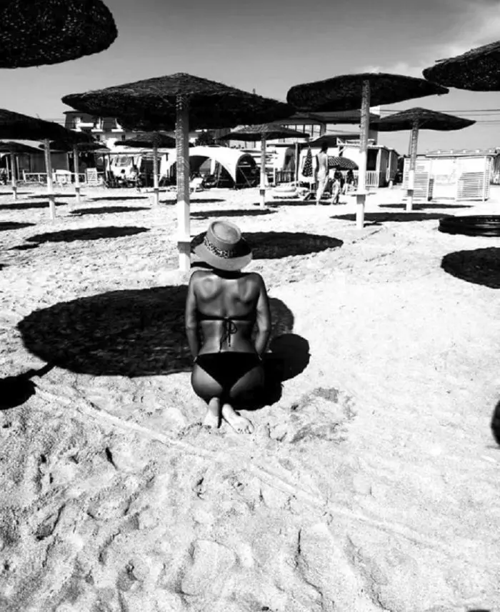 Bianca Rus, în costum de baie