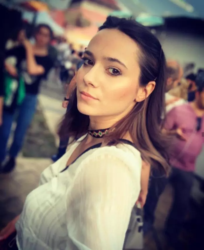 Julie, fiica Danei Săvuică are 26 de ani acum