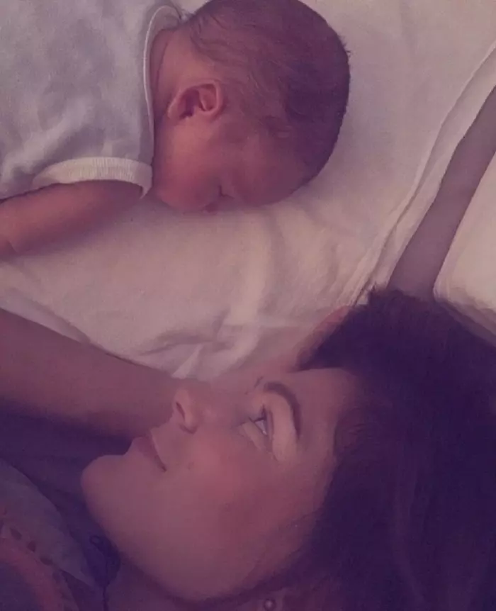 Roxana Ciuhulescu a pozat in costum de baie 4