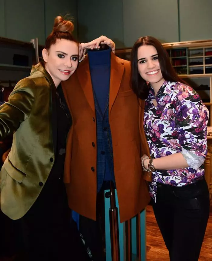 Adina Buzatu si fiica 5