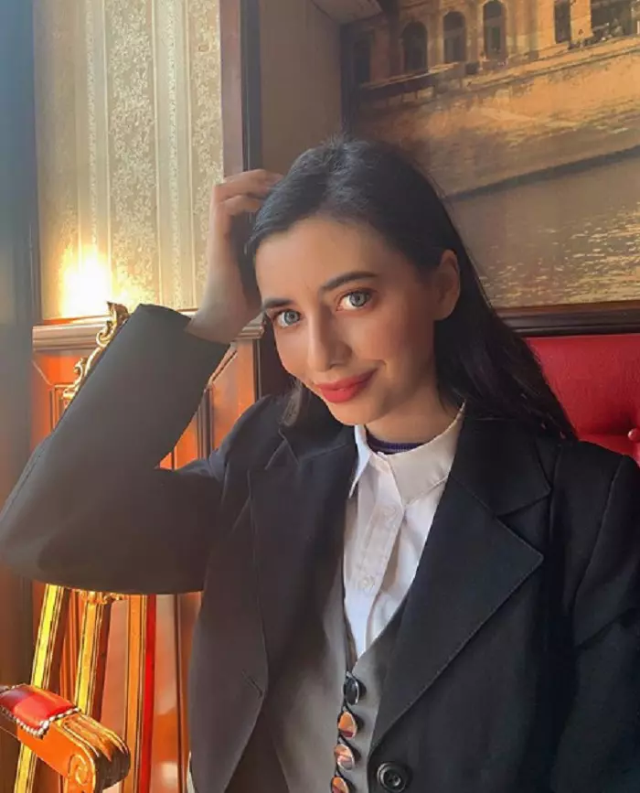 Alexandra, de la Bravo ai stil