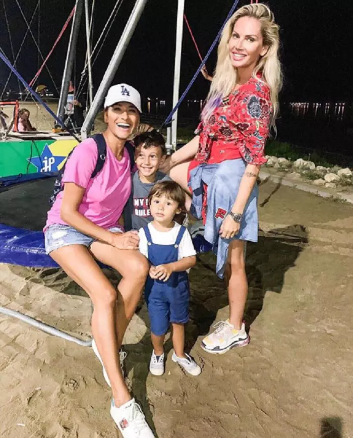 Claudia Patrascanu si Andreea Banica