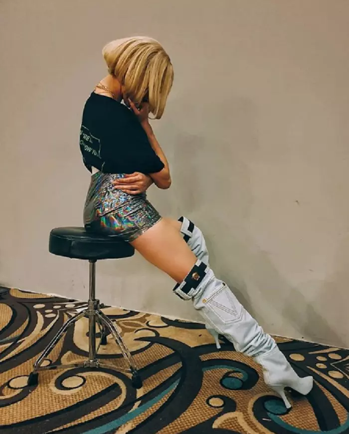 Lidia Buble poartă cizme de 2.500 de euro