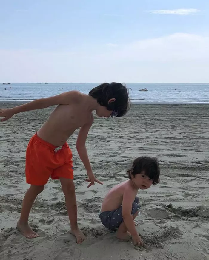 Anca Serea în vacanţă cu copiii la mare