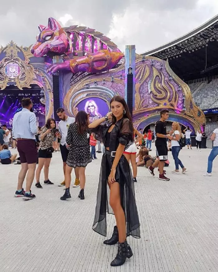 Ţinute inedite la Untold