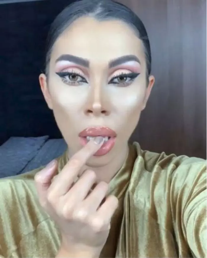 Raluca Pascu a făcut cursuri de make-up artist