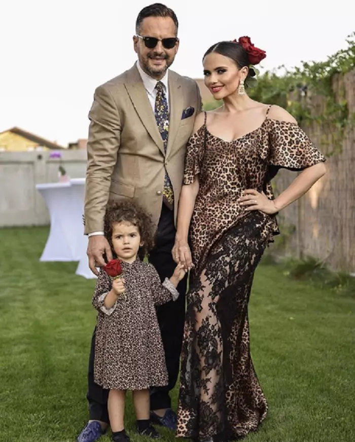 Cristina Siscanu si Madaln IOnescu nasi 4