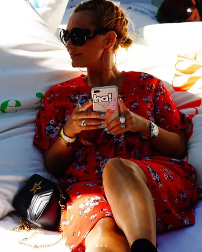 Andreea Esca şi-a schimbat look-ul