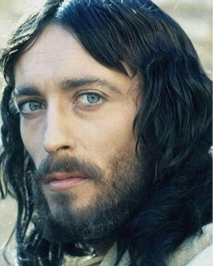 Robert-Powell-Iisus-din-Nazaret-intro