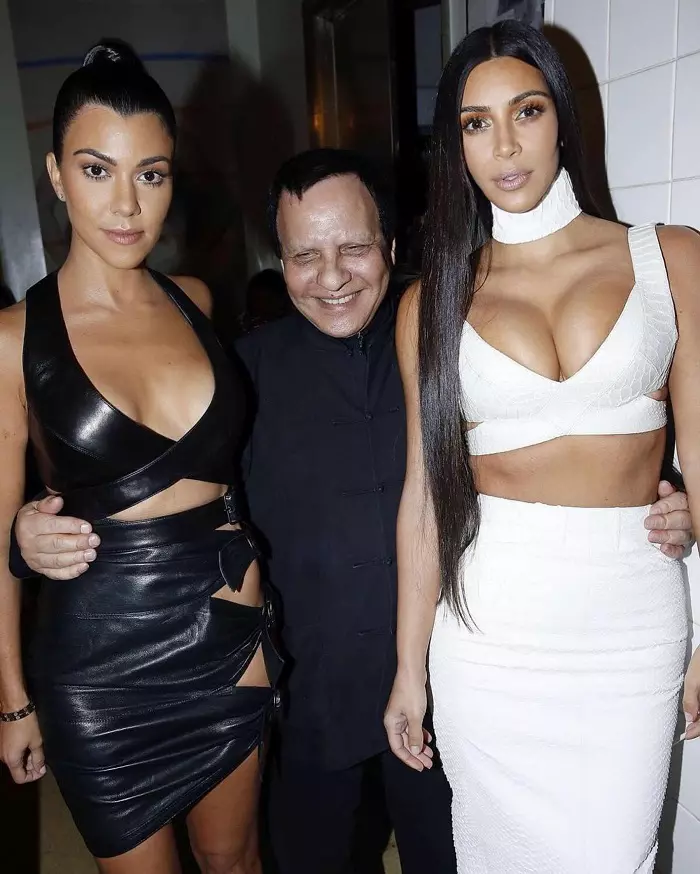 Kourtney, Kim Kardashian si Azzedine Alaia
