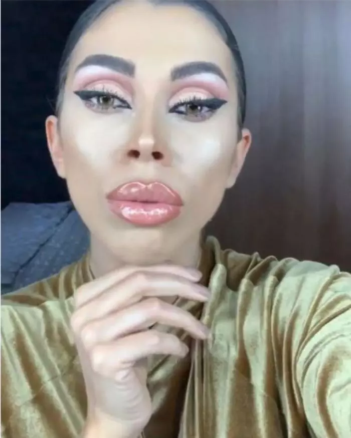 Raluca Pascu a făcut cursuri de make-up artist