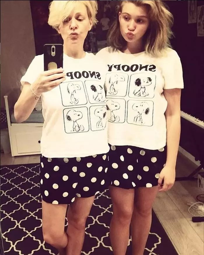 La 13 ani, Sofia este la fel de înaltă ca mama ei!