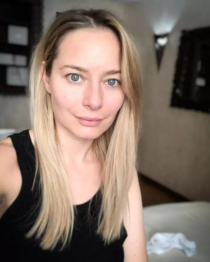 Laura Cosoi