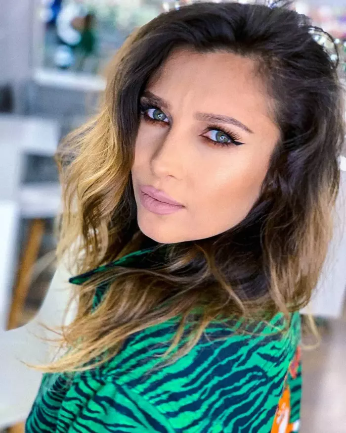 Lora 1