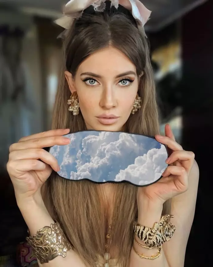 Iulia Albu 4