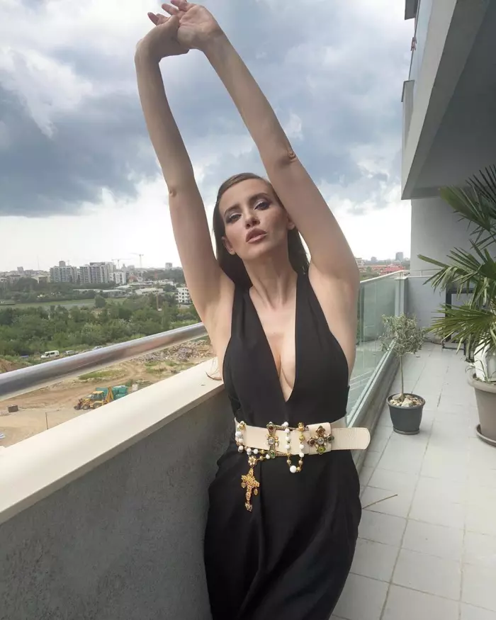 Iulia Albu 5