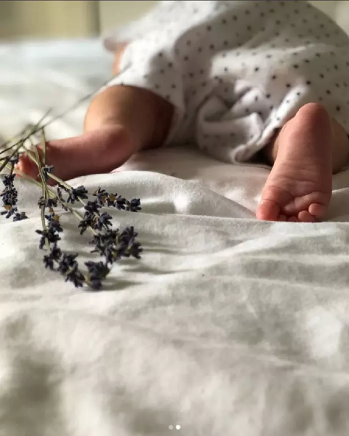 Rita, fetiţa Laurei Cosoi şi a lui Cosmin Curticăpean, a împlinit o lună