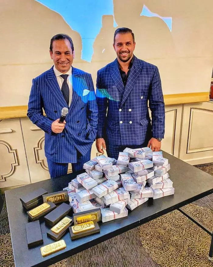 Alex Bodi și șeful lui