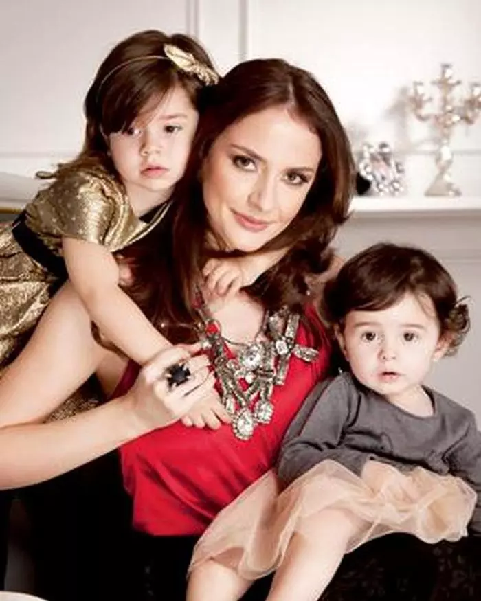 Adelina Chivu, alături de Anastasia și Natalia, în revista VIVA!