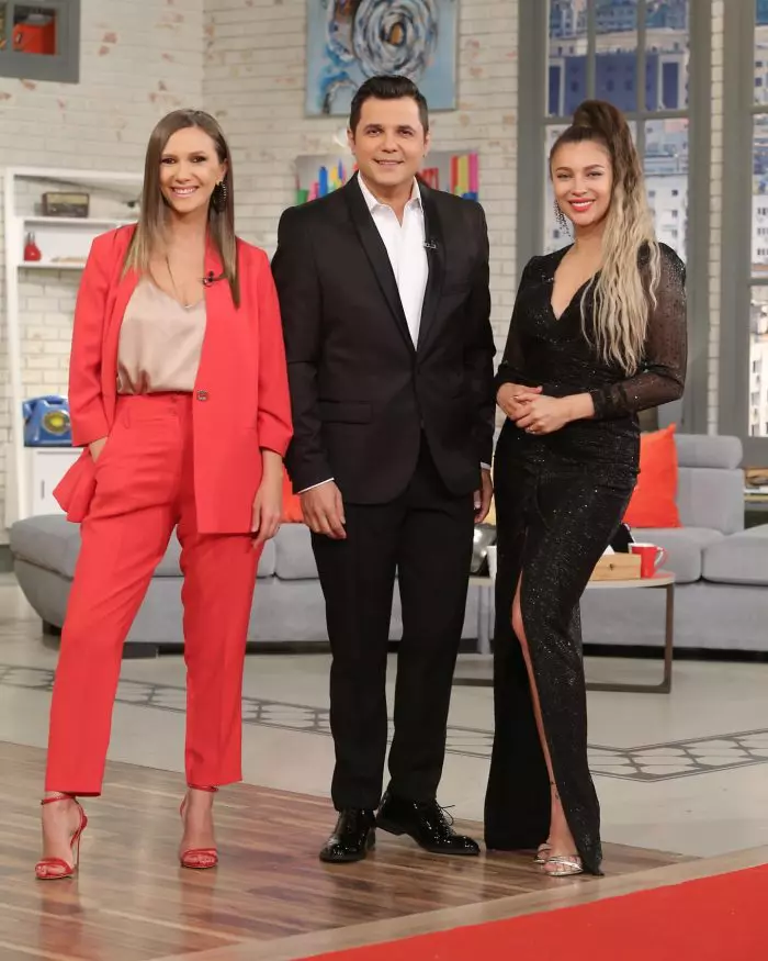 Adela Popescu, Cove și Lora