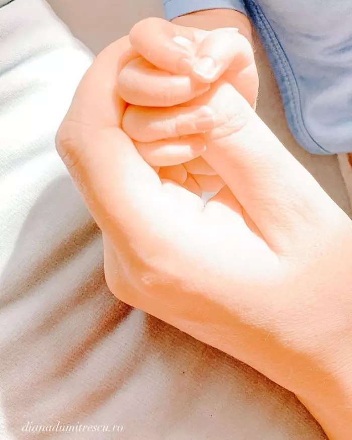 Diana Dumitrescu si bebelusul 1