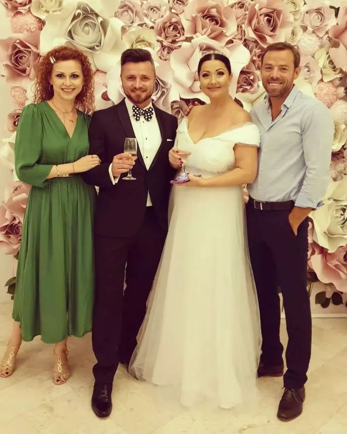 Gabriela Cristea şi Tavi Clonda, alături de invitaţii de la botezul lui Iris