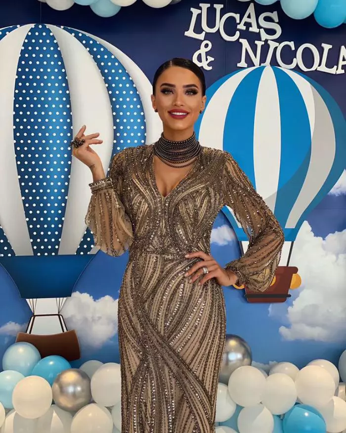 Adelina Pestrițu, nașă de botez