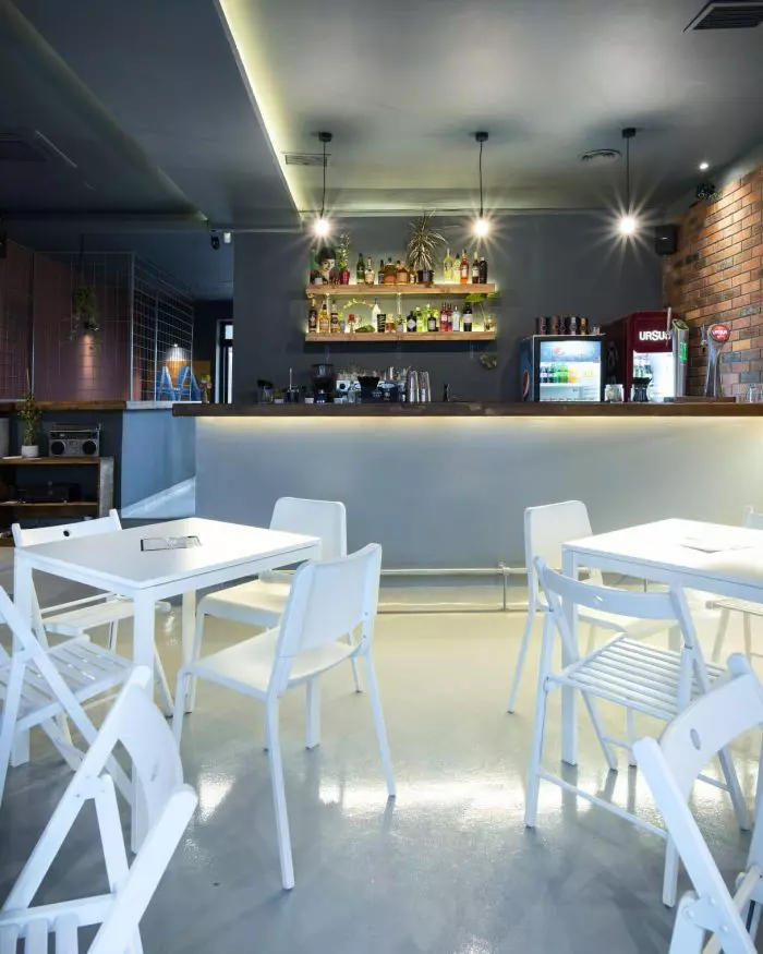 Oase a deschis un bar (7)