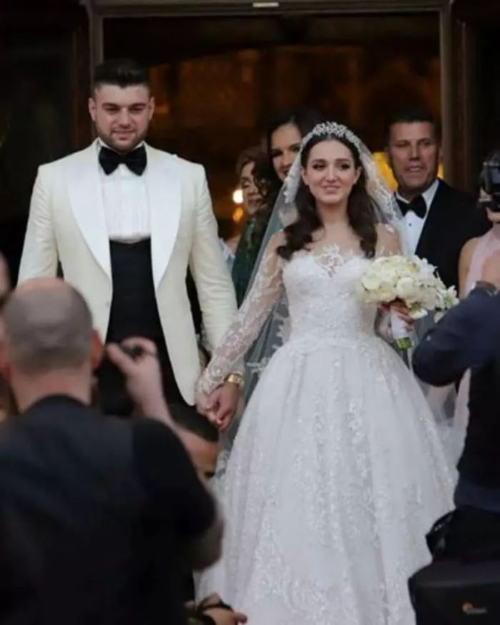 Teodora Becali a purtat două rochii de mireasă la nunta sa cu Mihai