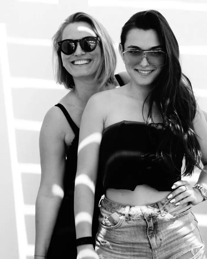 Alexia Eram și Andreea Esca