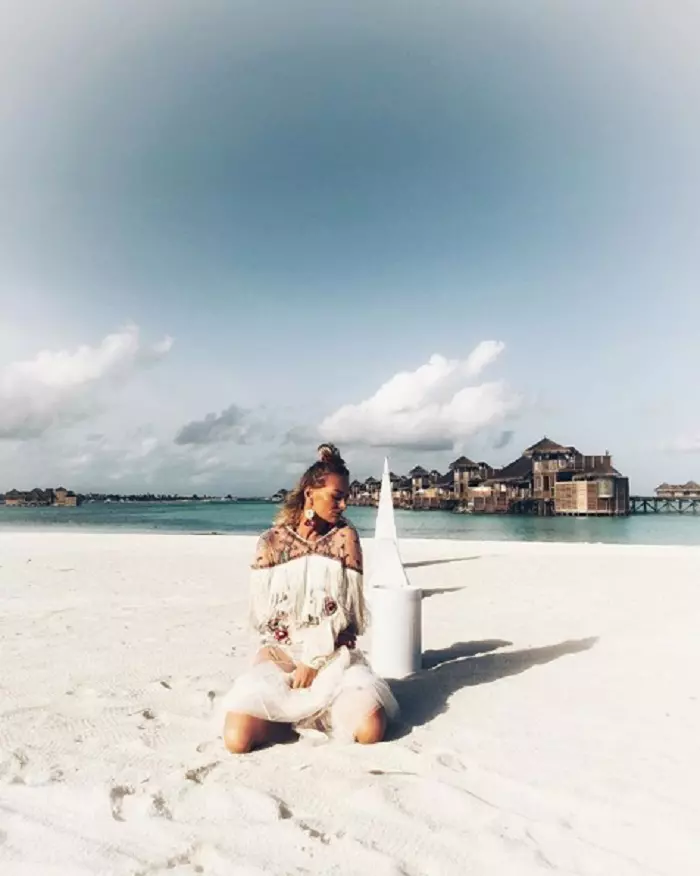 Delia, vacanţă în Maldive