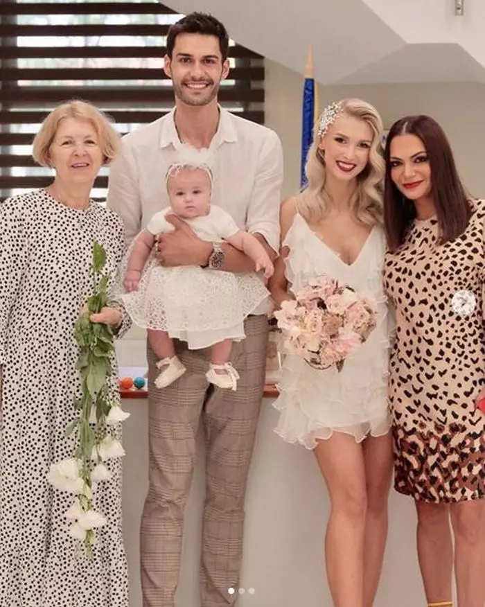 Mama Andreei Bălan, George Burcea, Clara Maria, Andreea Bălan și Andreea Antonescu