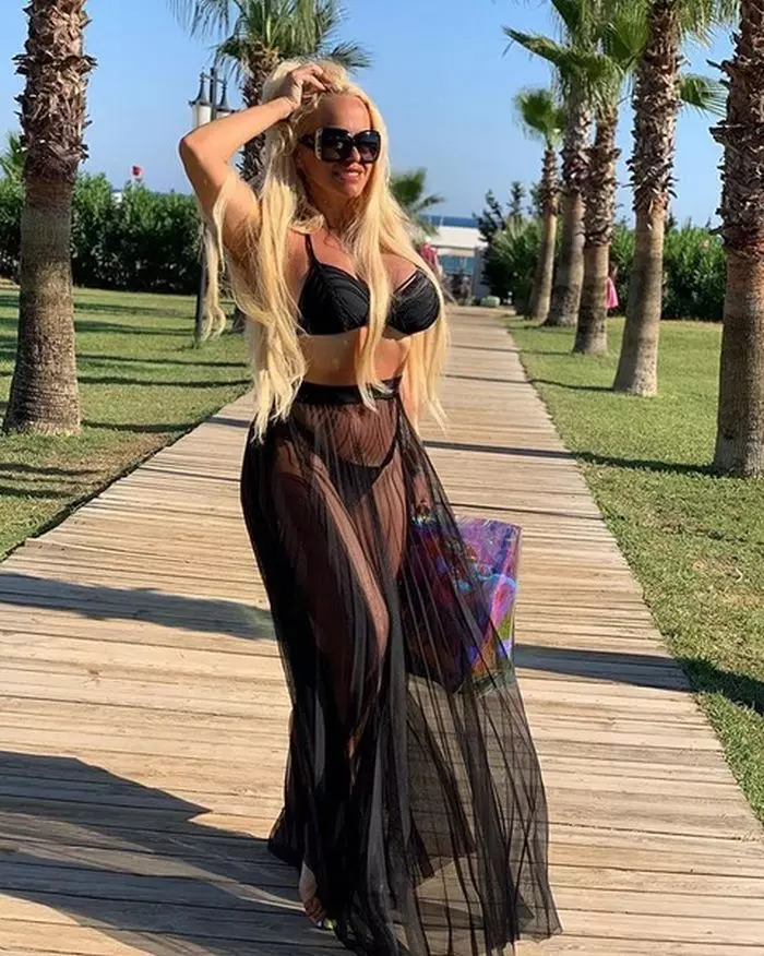 anda-Adam-costum-baie5