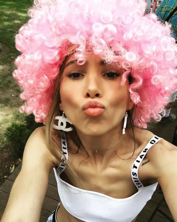 Silvia Popescu, după operaţia de mărire a bustului