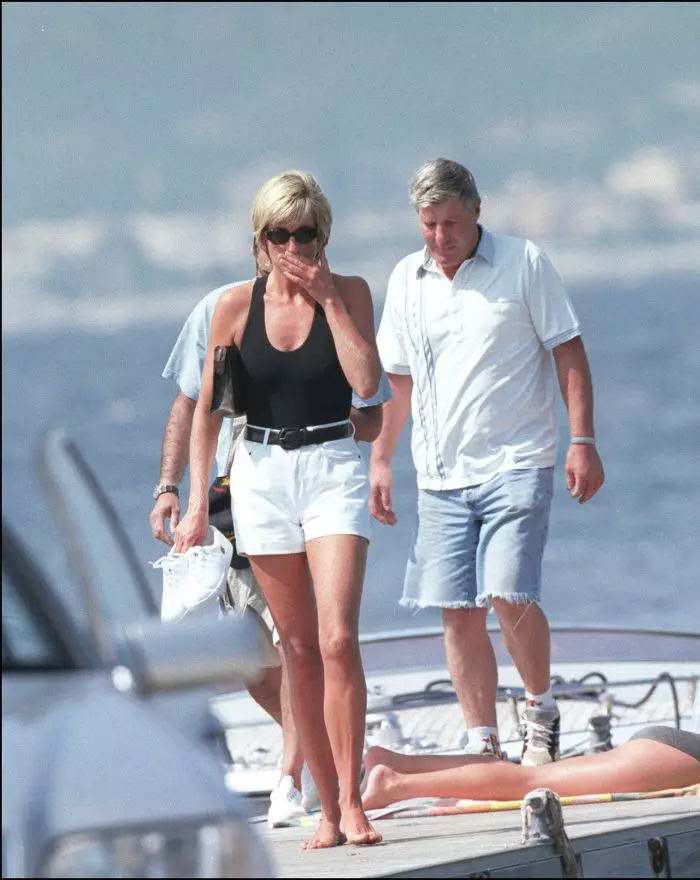 Lady Diana, în vacanță alături de iubitul ei Dodi Al Fayed, cu doar o săptămână înainte de tragicul accident.