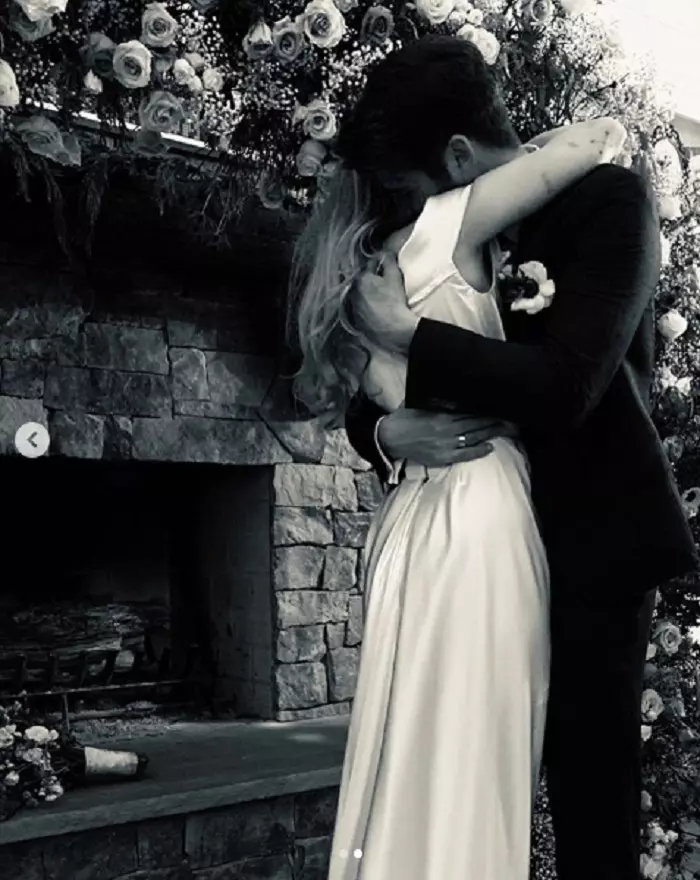 Miley Cyrus s-a căsătorit cu Liam Hemsworth