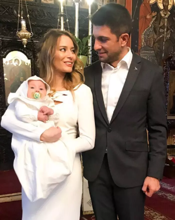 Laura Cosoi şi Cosmin, naşi de botez