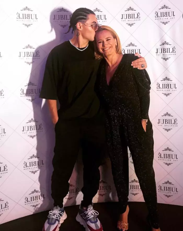 Mario Fresh a împlinit 20 ani. Cum s-a pozat cu Andreea Esca