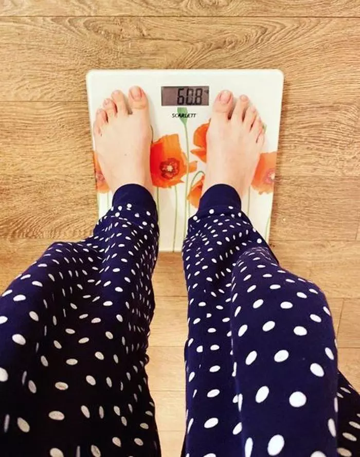 Kilogramele pe care Adela Popescu le are la o lună după ce a născut