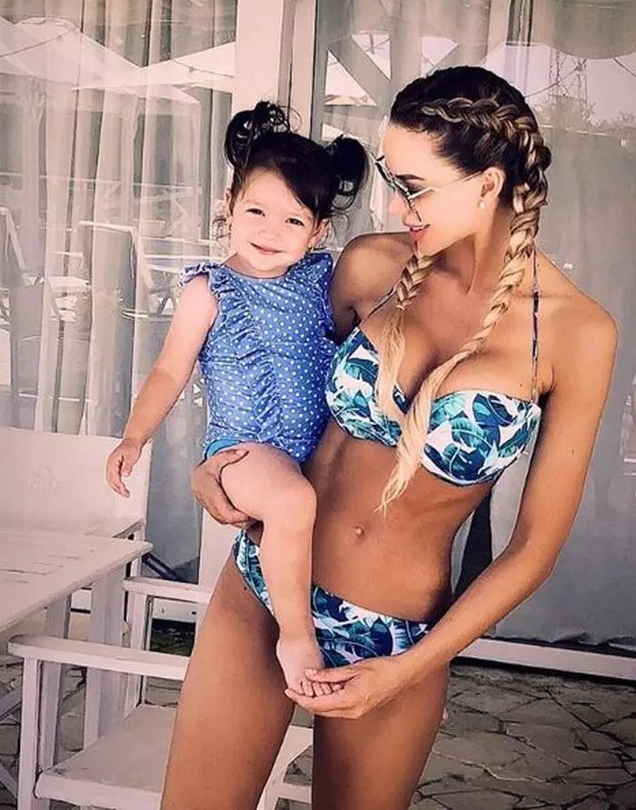 Bianca Drăgușanu și fetița ei