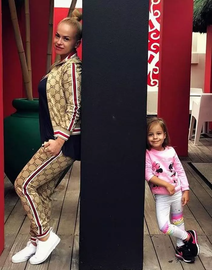 Anda Adam și fiica ei, Evelin