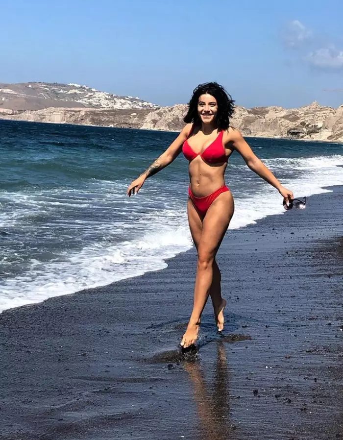 Nicoleta Nuca 6