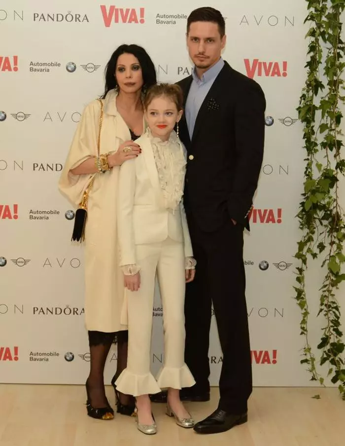 noelle-impreuna-cu-parintii-sai-la-viva-party-2016