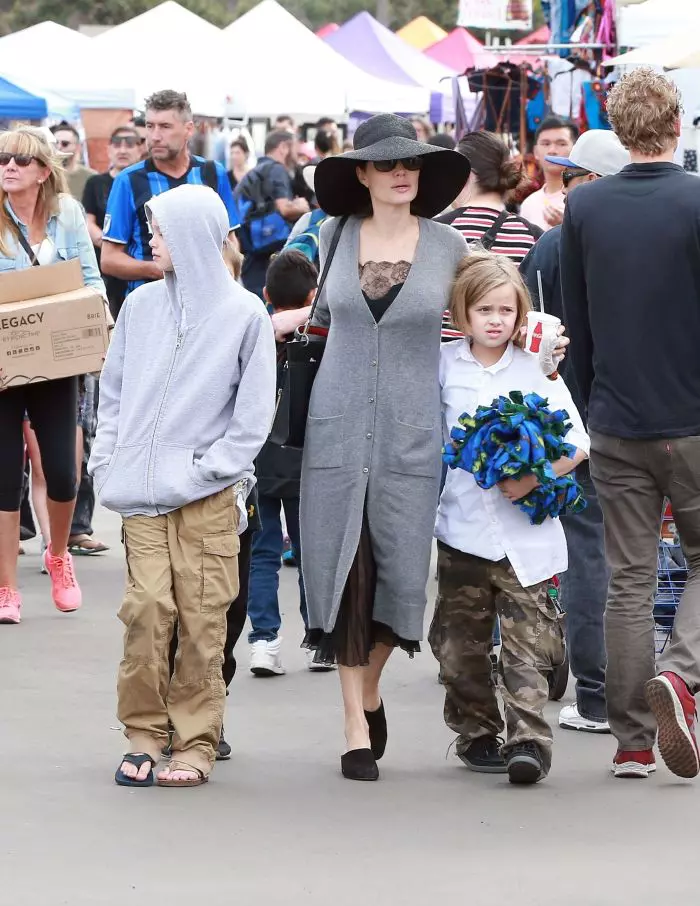 Angelina Jolie şi copiii săi