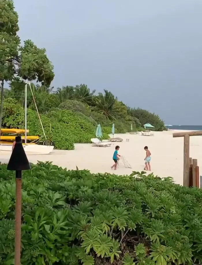 După ce vara trecută a fost în Malaiezia, Dana Războiu e din nou în țările calde