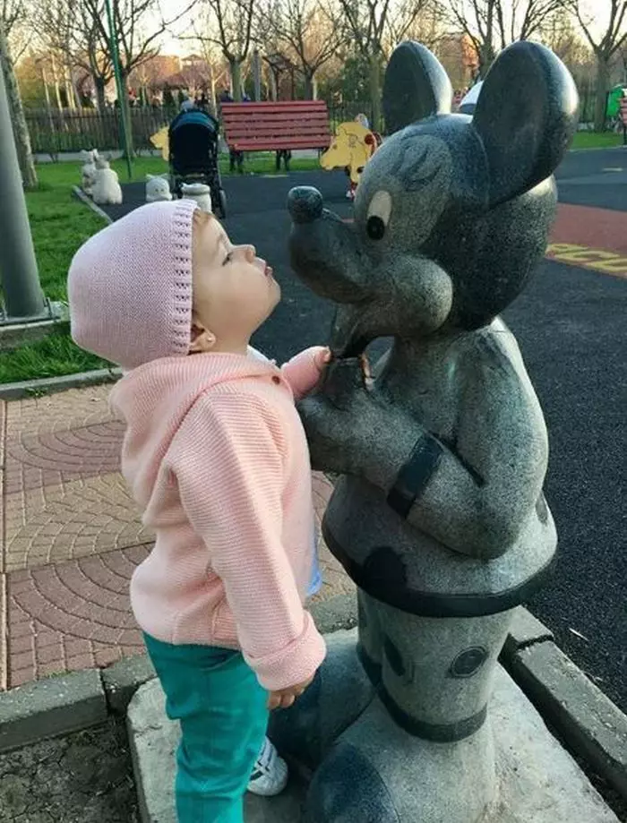 Fiica lui Adi Nartea