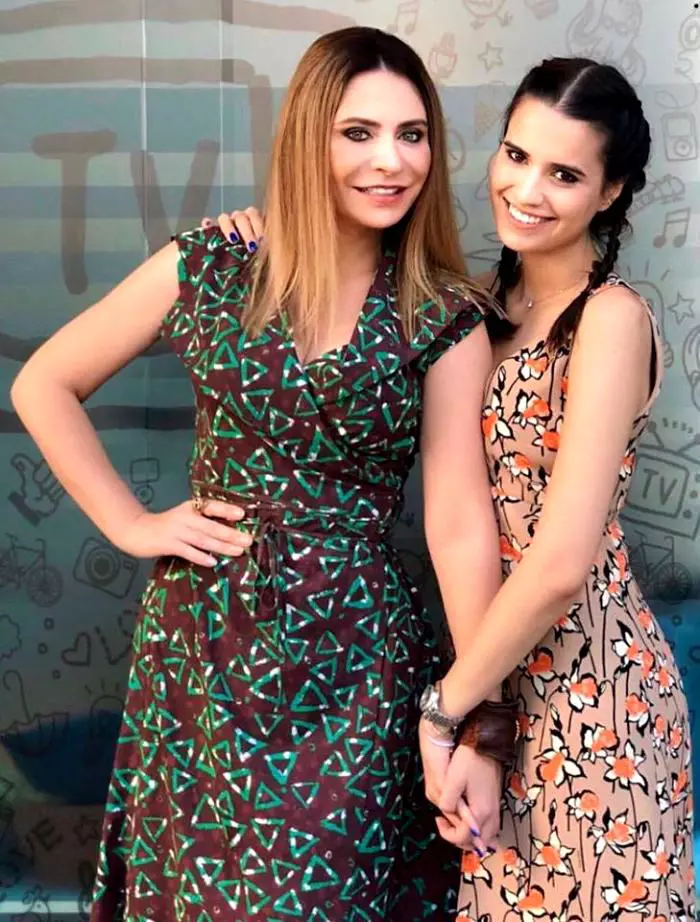 Adina-Buzatu-si-fiica-1