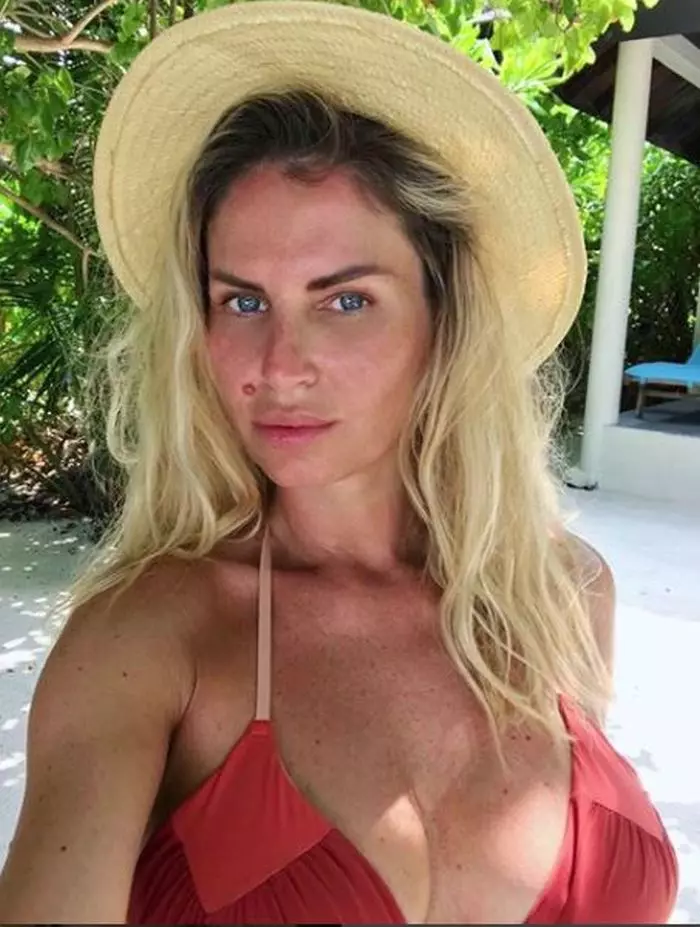 Andreea Banica fara machiaj