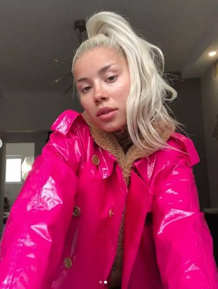 Alina Ceușan nemachiată