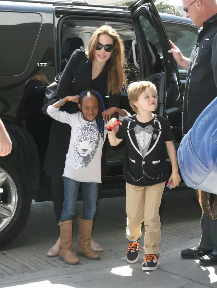 În 2012, cu Angelina și sora ei Zahara